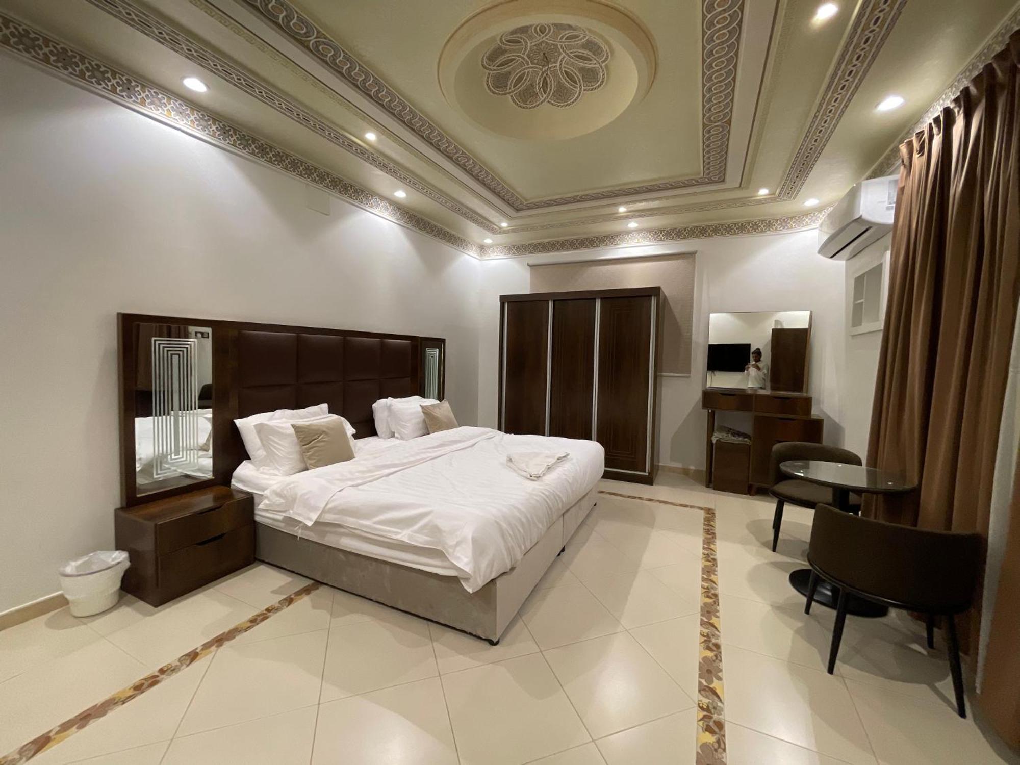 Friday Suites Al-'Ula Exteriör bild