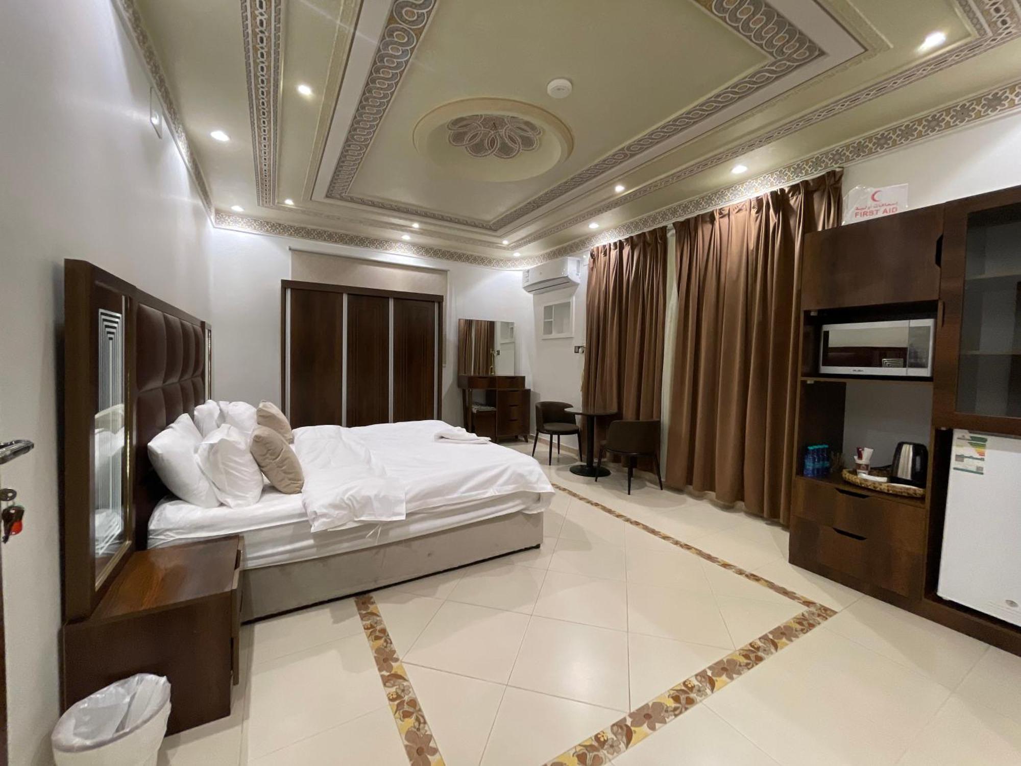 Friday Suites Al-'Ula Exteriör bild