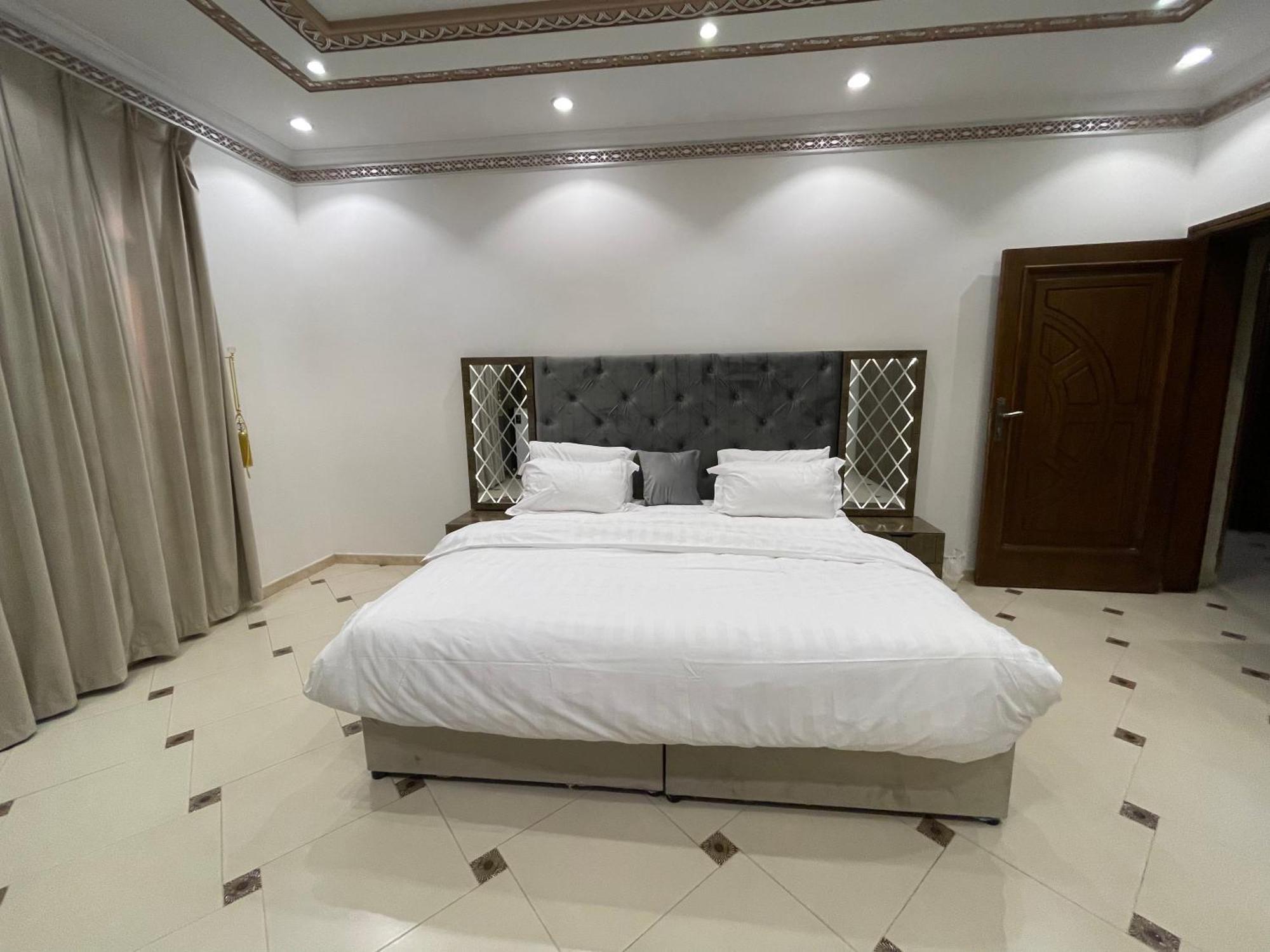 Friday Suites Al-'Ula Exteriör bild