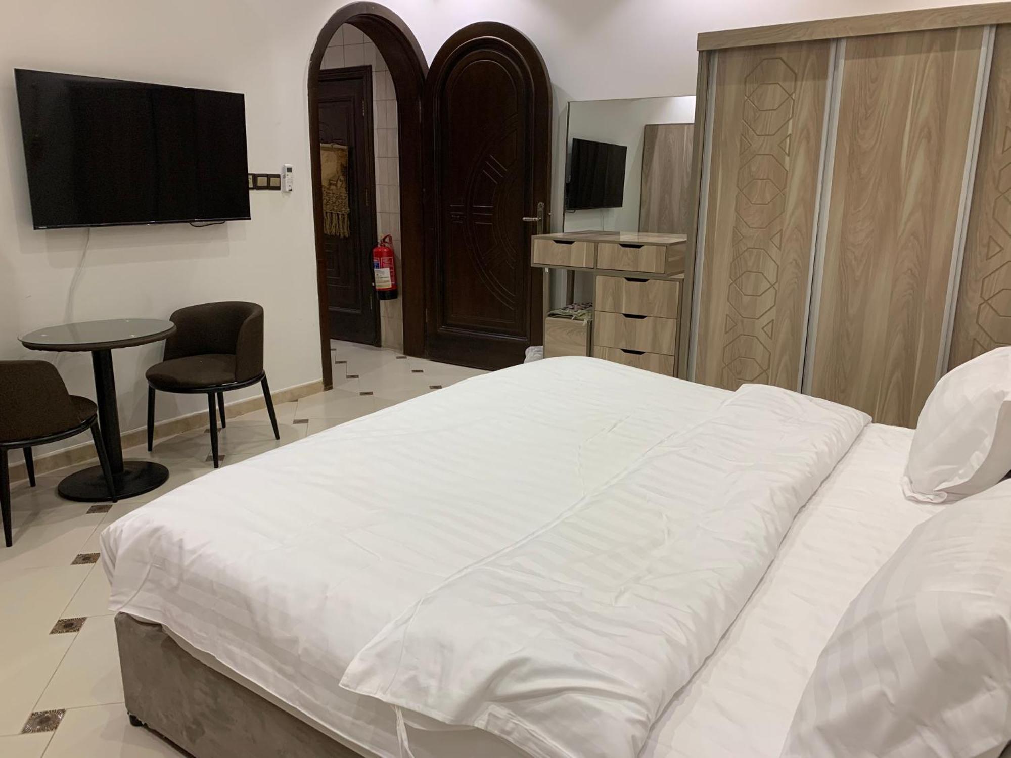 Friday Suites Al-'Ula Exteriör bild