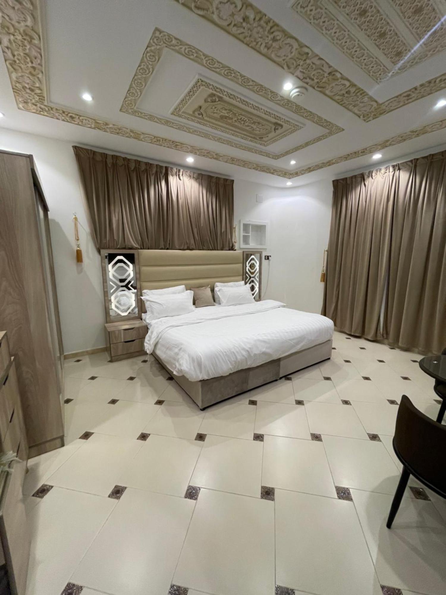 Friday Suites Al-'Ula Exteriör bild