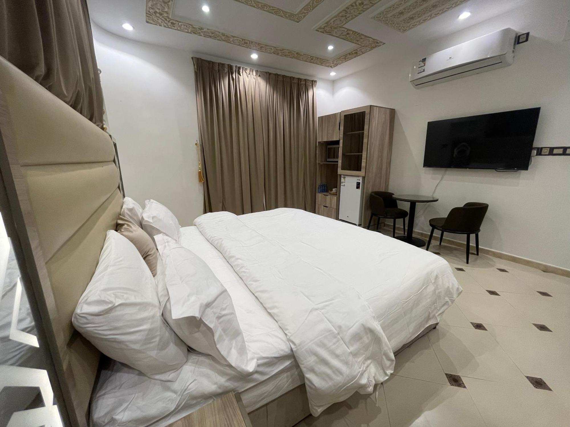 Friday Suites Al-'Ula Exteriör bild